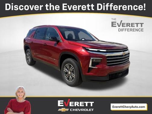 Radiant Red Tintcoat 2026 Chevrolet Traverse LT