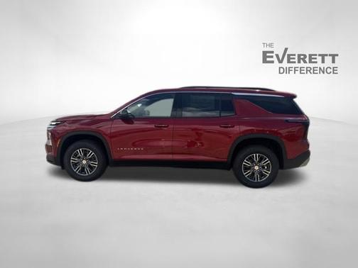 Radiant Red Tintcoat 2026 Chevrolet Traverse LT
