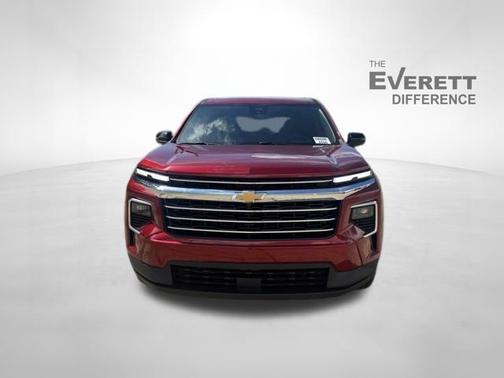 Radiant Red Tintcoat 2026 Chevrolet Traverse LT