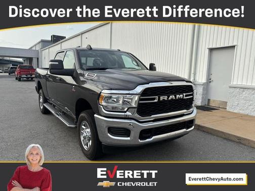 2024 RAM 2500 Tradesman Crew Cab 4x4 6'4' Box