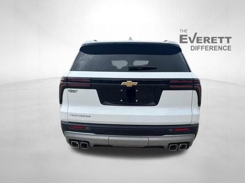 Summit White 2026 Chevrolet Traverse LT