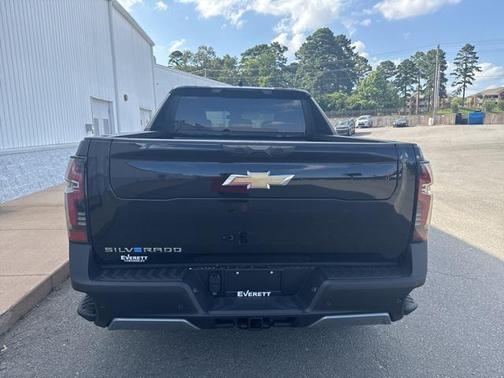 2025 Chevrolet Silverado EV LT