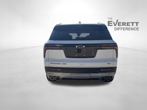 Polar White Tricoat 2027 Chevrolet Traverse AWD Z71