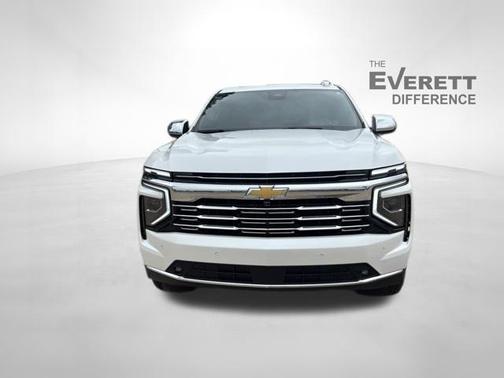 Iridescent Pearl Tricoat 2025 Chevrolet Suburban Premier