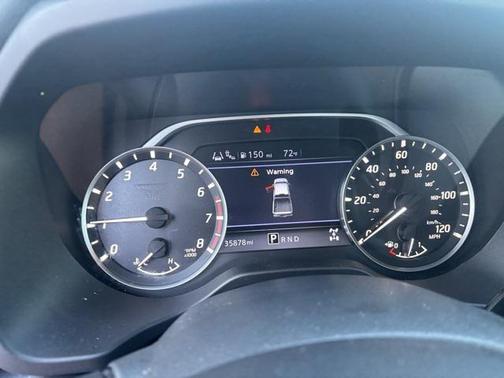 2023 Nissan Titan SV