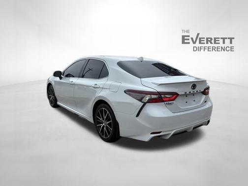 Ice Edge 2024 Toyota Camry SE