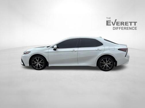 Ice Edge 2024 Toyota Camry SE