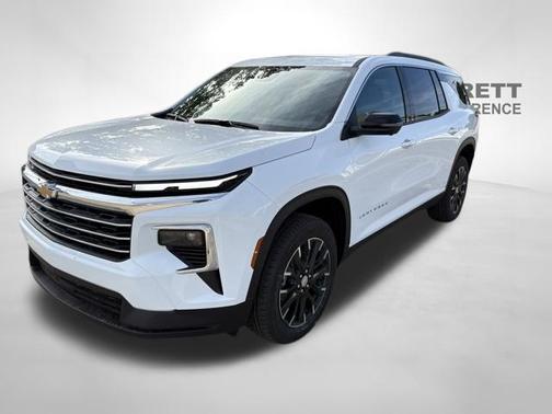 Summit White 2026 Chevrolet Traverse LT
