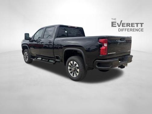 Black 2026 Chevrolet Silverado 2500 Custom