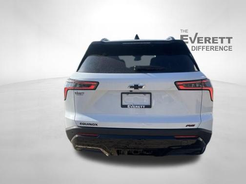 Polar White Tricoat 2026 Chevrolet Equinox FWD RS