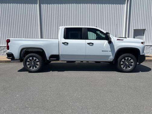 2025 Chevrolet Silverado 2500 Custom