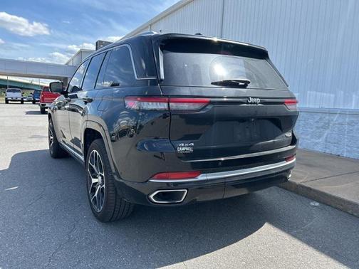 2022 Jeep Grand Cherokee Summit