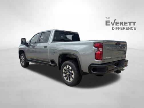 Sterling Gray Metallic 2026 Chevrolet Silverado 2500 Custom