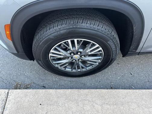 2024 Chevrolet Traverse LS