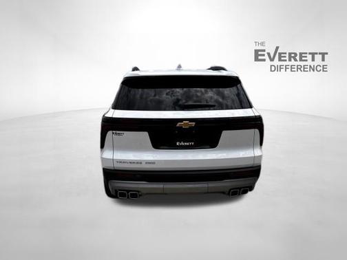 Summit White 2026 Chevrolet Traverse LT
