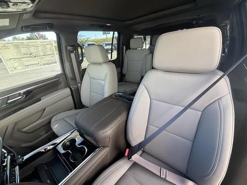 2026 Chevrolet Suburban Z71, 4WD