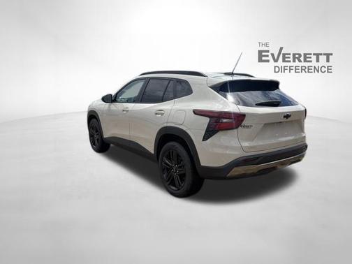 White Sands 2026 Chevrolet Trax FWD ACTIV