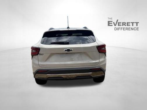 White Sands 2026 Chevrolet Trax FWD ACTIV