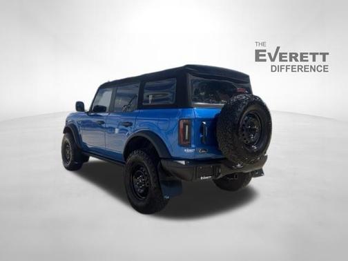 Blue Metallic 2022 Ford Bronco Black Diamond