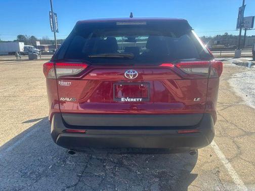 2022 Toyota RAV4 LE