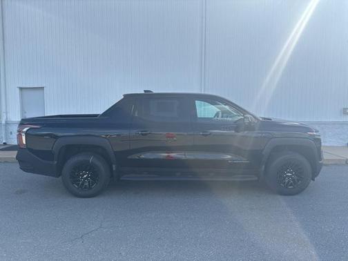 2025 Chevrolet Silverado EV LT
