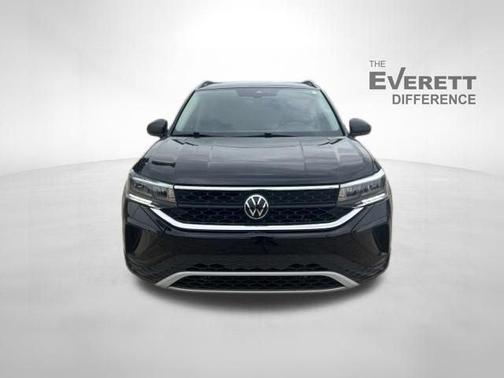 Deep Black 2024 Volkswagen Taos 1.5T S