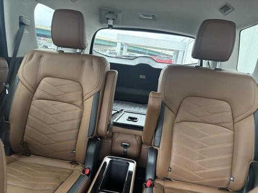 2025 Nissan Pathfinder Platinum 4WD