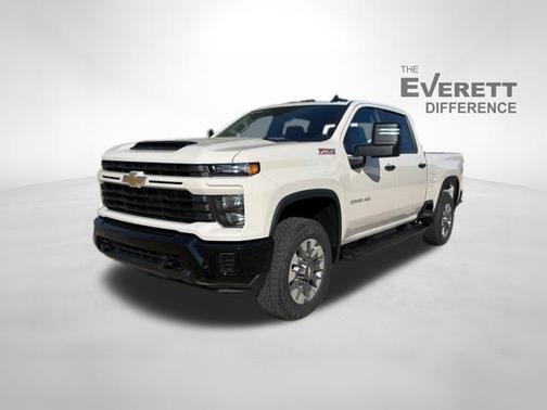 White Sands 2026 Chevrolet Silverado 2500 Custom