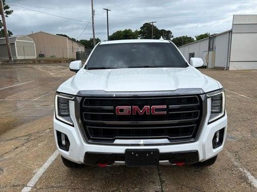 Summit White 2024 GMC Yukon 4WD AT4