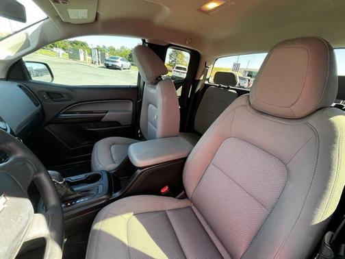 2022 Chevrolet Colorado WT