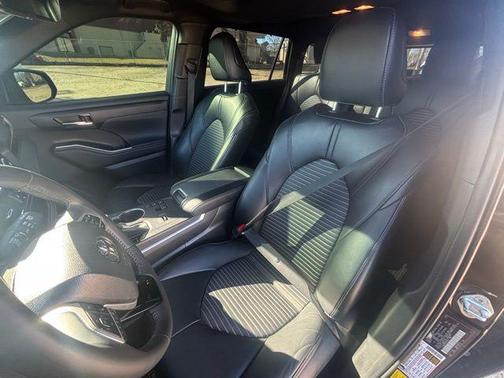 2023 Toyota Highlander XSE
