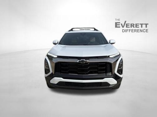 Polar White Tricoat 2026 Chevrolet Equinox FWD ACTIV