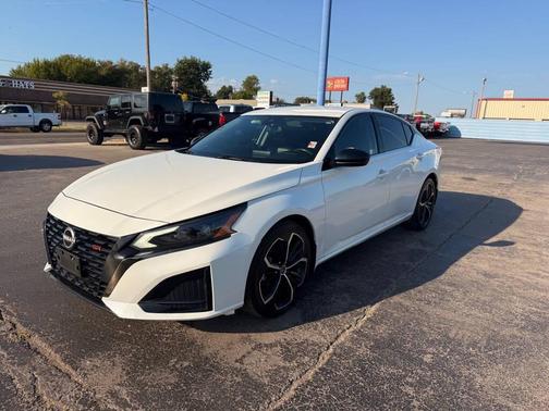 2023 Nissan Altima SR FWD
