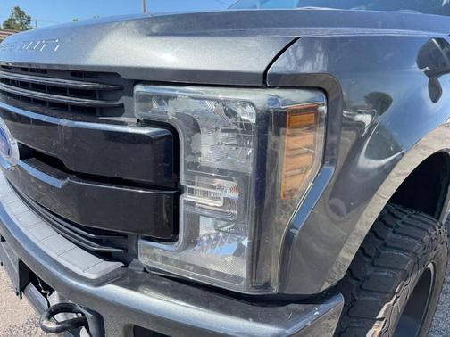 Magnetic Metallic 2019 Ford F-250 Lariat