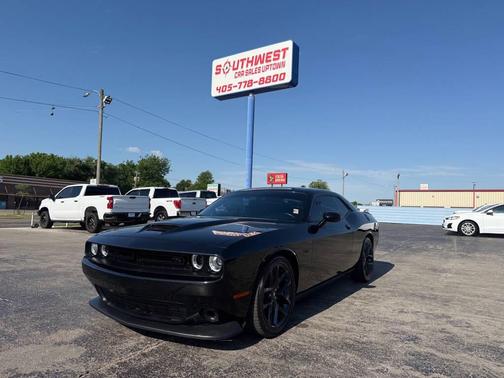 Pitch Black Clearcoat 2023 Dodge Challenger R/T