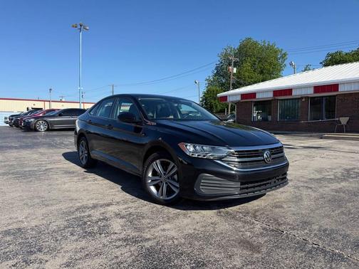 Deep Black Pearl 2024 Volkswagen Jetta 1.5T SE