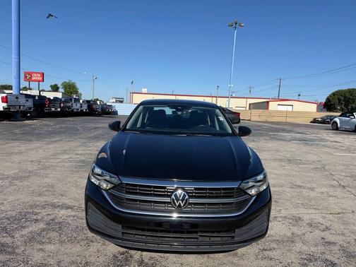 Deep Black Pearl 2024 Volkswagen Jetta 1.5T SE