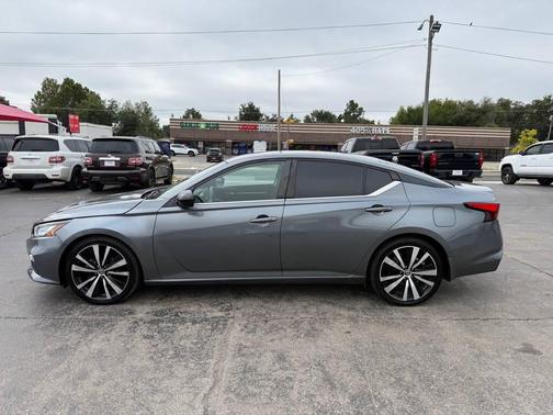 2020 Nissan Altima SR FWD