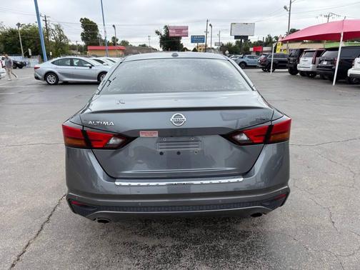 2020 Nissan Altima SR FWD