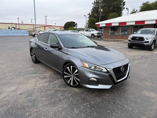 2020 Nissan Altima SR FWD