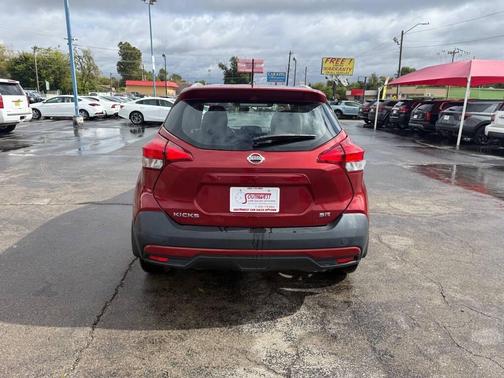 2019 Nissan Kicks SR