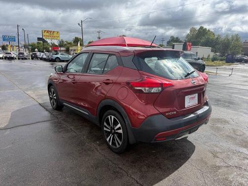 2019 Nissan Kicks SR