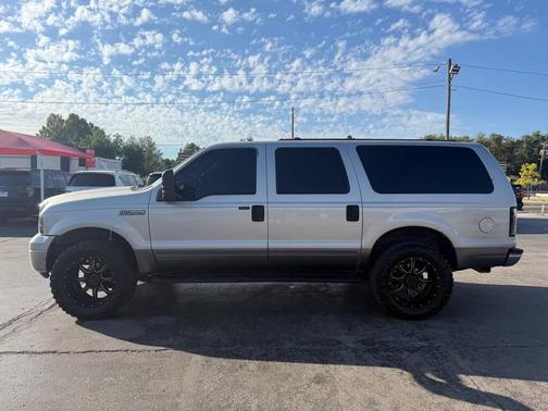 2005 Ford Excursion XLT
