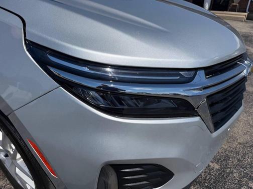 Silver Ice Metallic 2022 Chevrolet Equinox 1LT