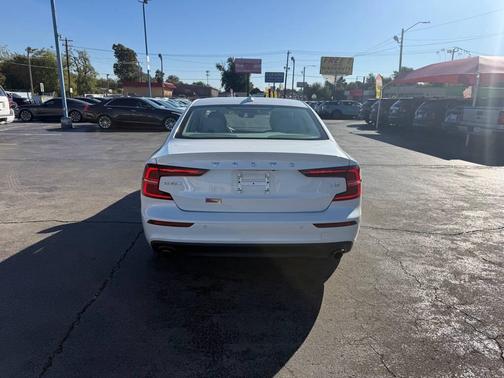 2019 Volvo S60 T5 Momentum