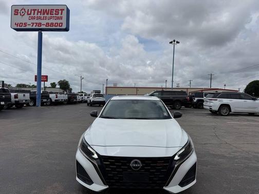 Pearl White Tricoat 2024 Nissan Altima SR FWD