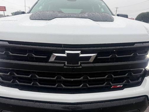 Summit White 2023 Chevrolet Silverado 1500 LT Trail Boss