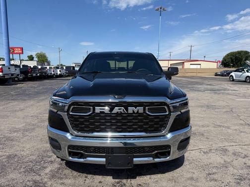 Diamond Black Crystal Pearlcoat 2025 RAM 1500 Big Horn/Lone Star