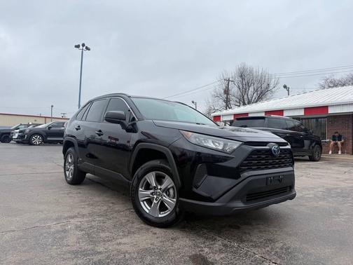 2022 Toyota RAV4 Hybrid LE