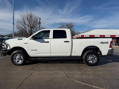 2022 RAM 2500 Tradesman Crew Cab 4x4 6'4' Box